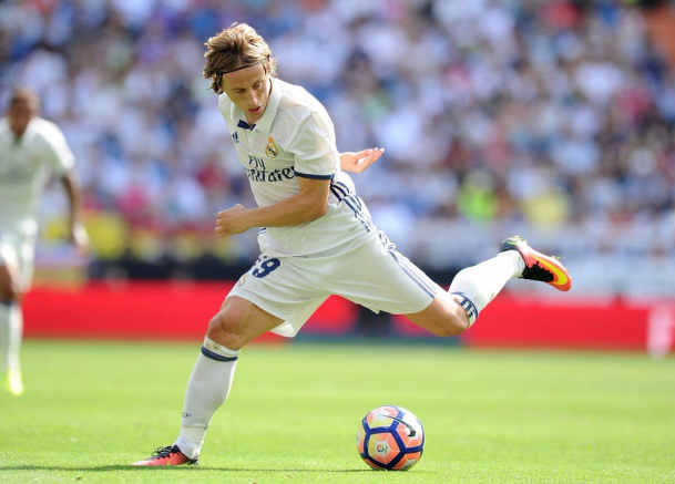  本钢齐振个人简历 